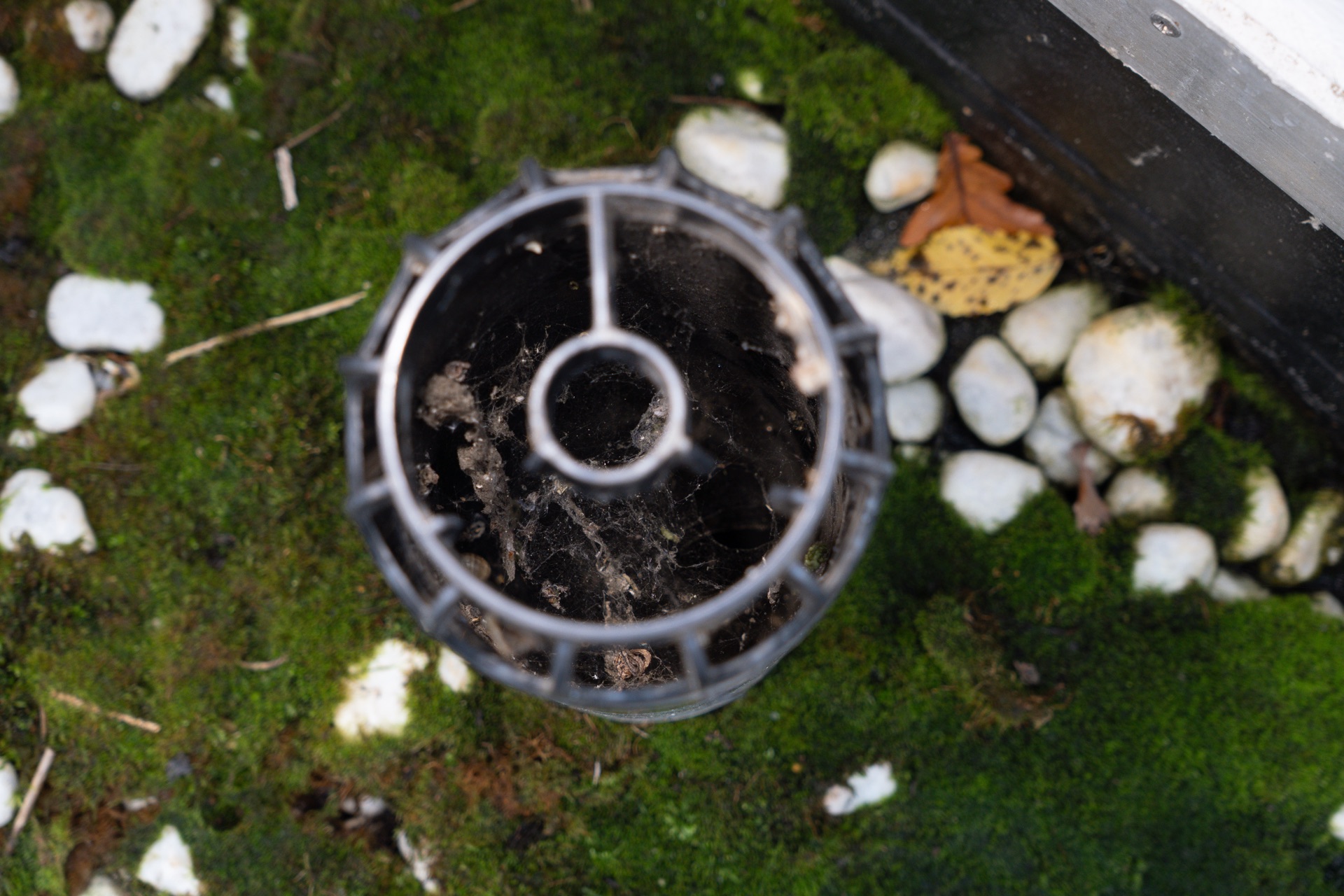 Vorher: verschmutzter Schornstein